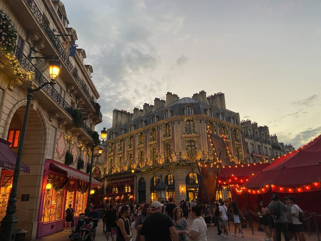 Chrismas in Wizarding Paris